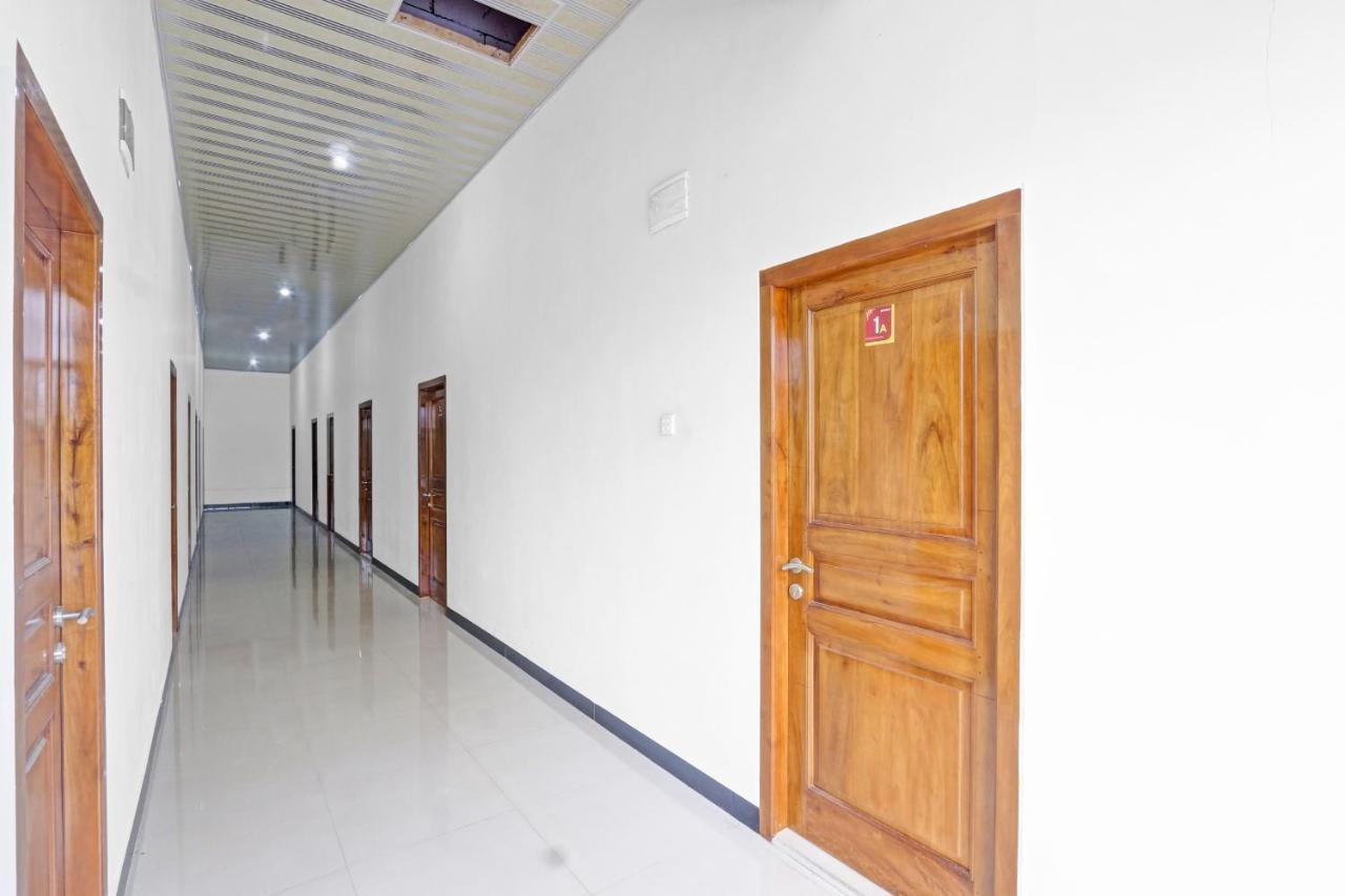 Oyo 90796 Hotel Mulya Indah Tambakmulya Dış mekan fotoğraf