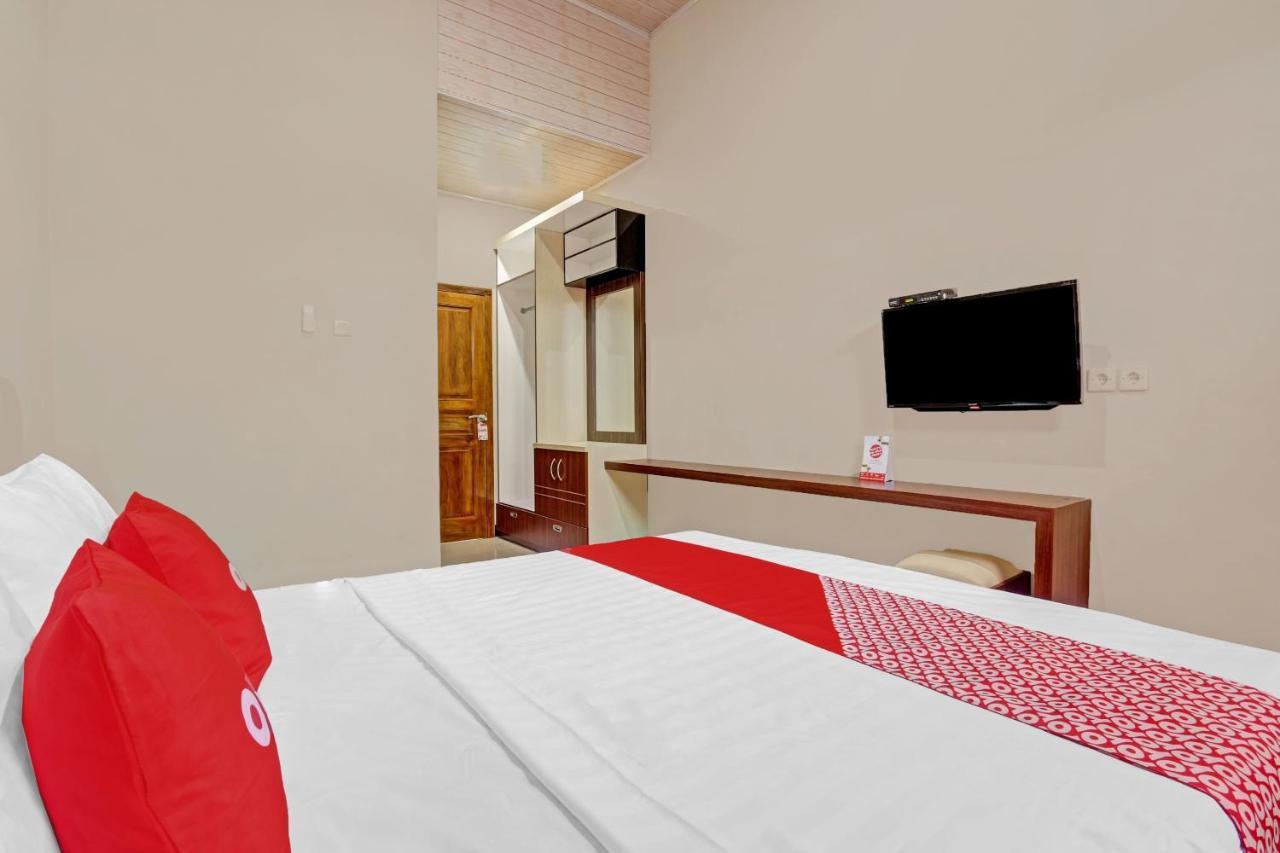 Oyo 90796 Hotel Mulya Indah Tambakmulya Dış mekan fotoğraf